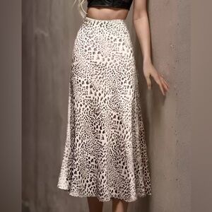 Leopard High Waisted Elastic Waist Skirt